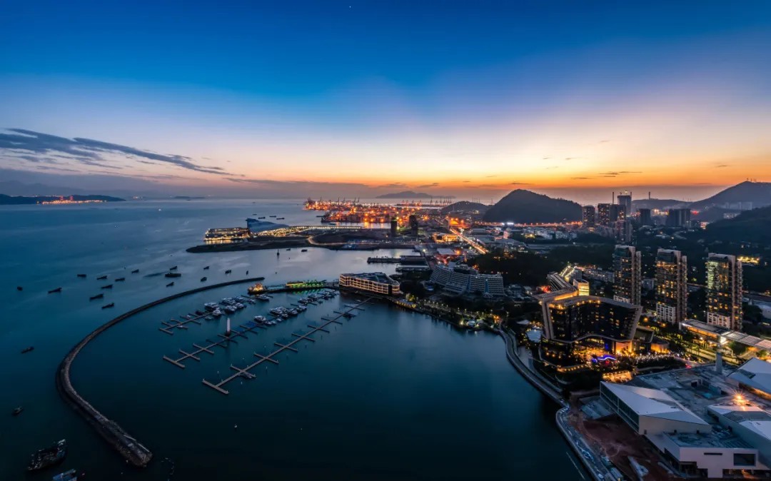 世界湾区中的粤港澳大湾区——如何打造引领跨越中等技术陷阱的国际科创中心