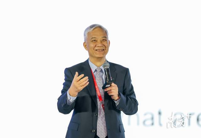 唐本忠院士：由中国引领的聚集体学，会创造新的知识